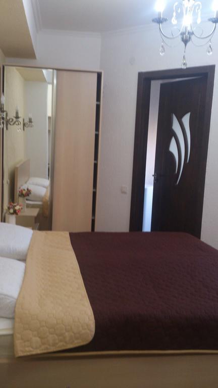 Guest House Madonna Tbilisi Eksteriør billede