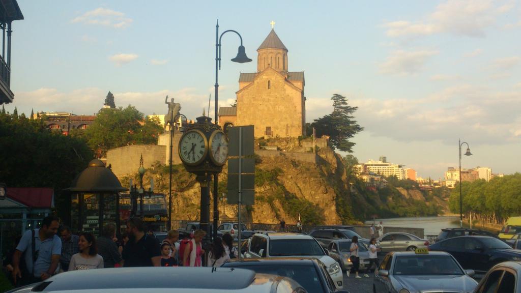 Guest House Madonna Tbilisi Eksteriør billede