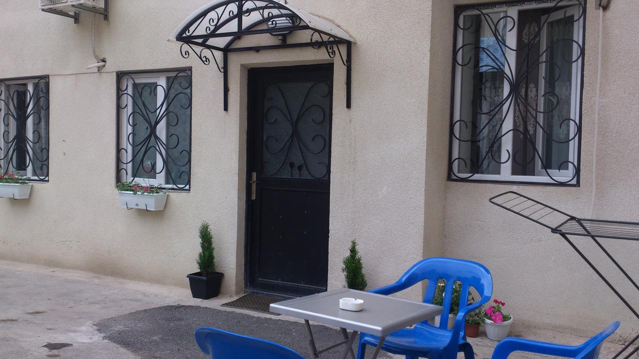 Guest House Madonna Tbilisi Eksteriør billede