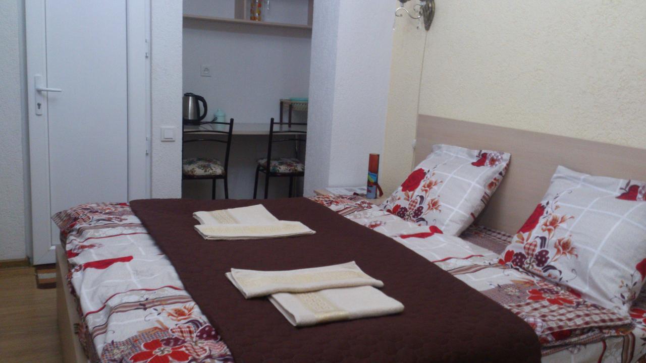 Guest House Madonna Tbilisi Eksteriør billede