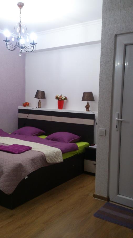 Guest House Madonna Tbilisi Eksteriør billede