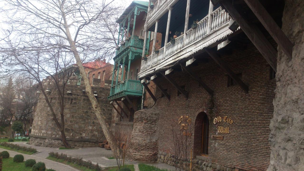 Guest House Madonna Tbilisi Eksteriør billede