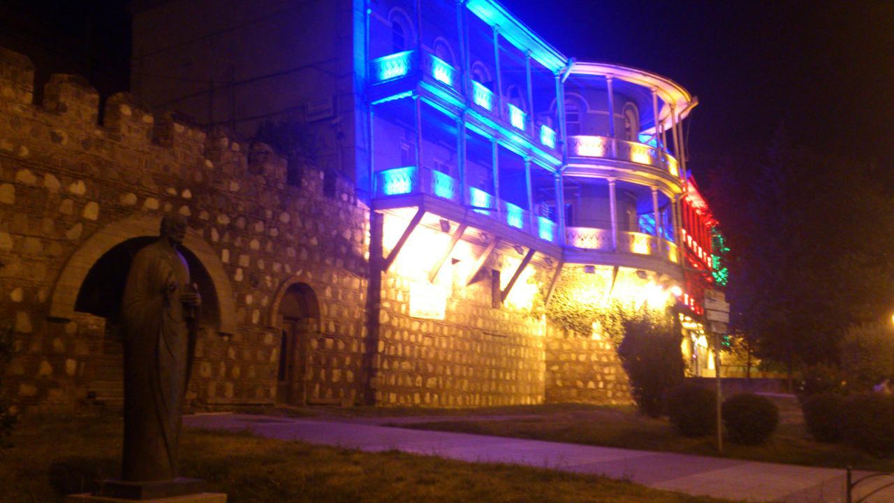 Guest House Madonna Tbilisi Eksteriør billede