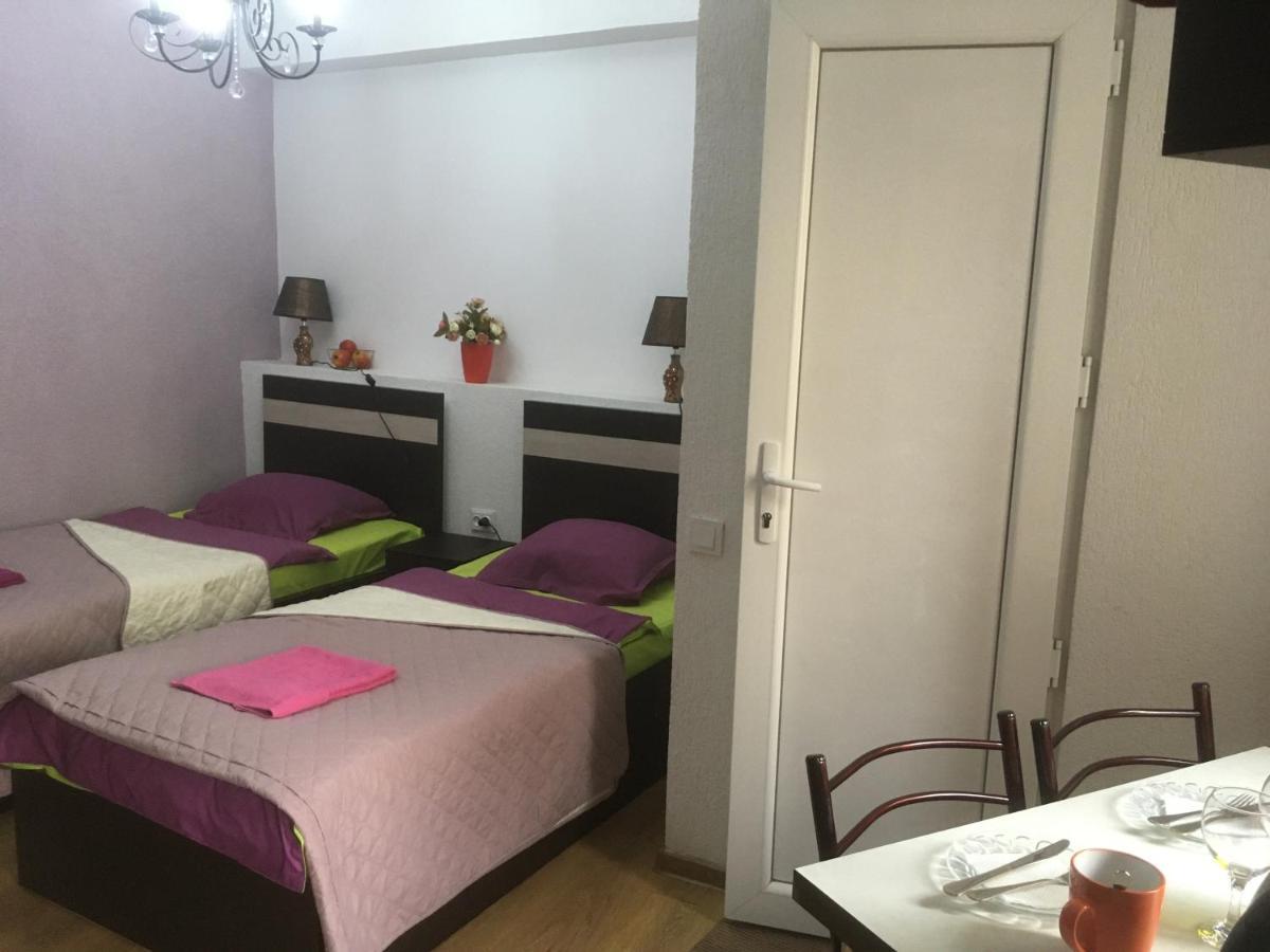 Guest House Madonna Tbilisi Eksteriør billede
